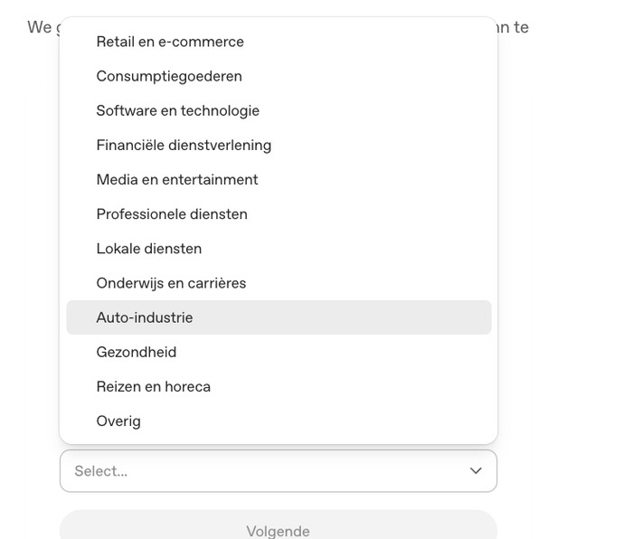Opengeklapte branche-dropdown in OpenAI Ads Manager